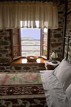 Mansion Terpou فندق